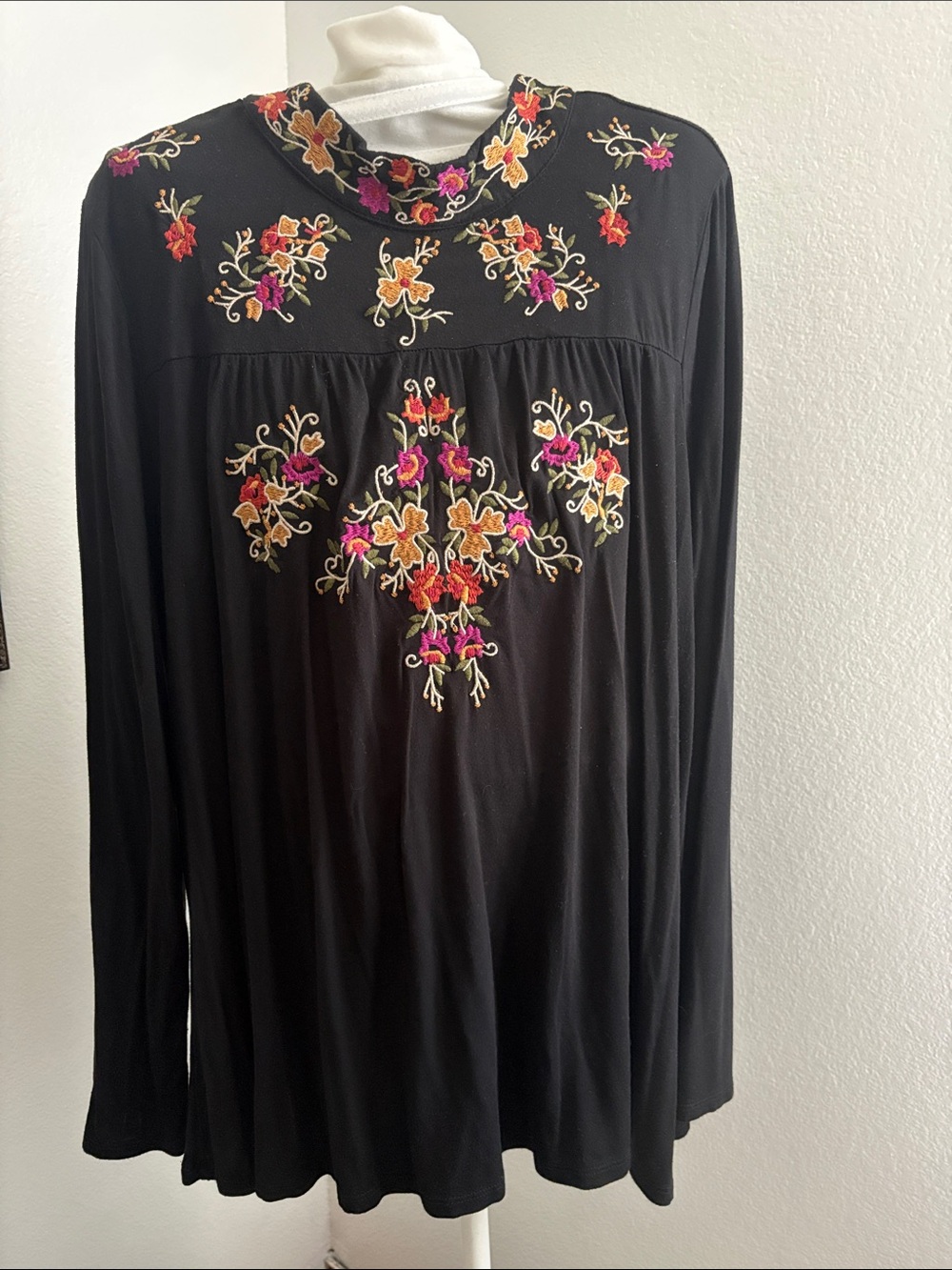 Cupio Black Long-Sleeve Embroidered Floral Peasant Top